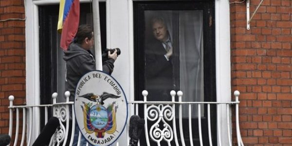 Assange Lenín Ecuador