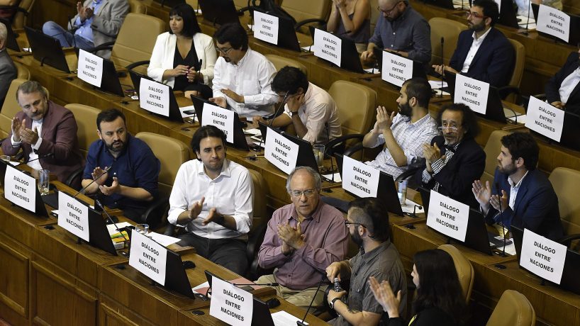 Frente Amplio: Andrés Chadwick debería renunciar «porque le ha mentido al país»