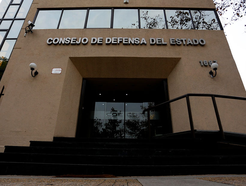 Consejo de Defensa del Estado recibe antecedentes de cónsules acusados por tráfico de migrantes