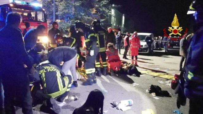 Al menos seis muertos y 120 heridos en una estampida en un club en Italia