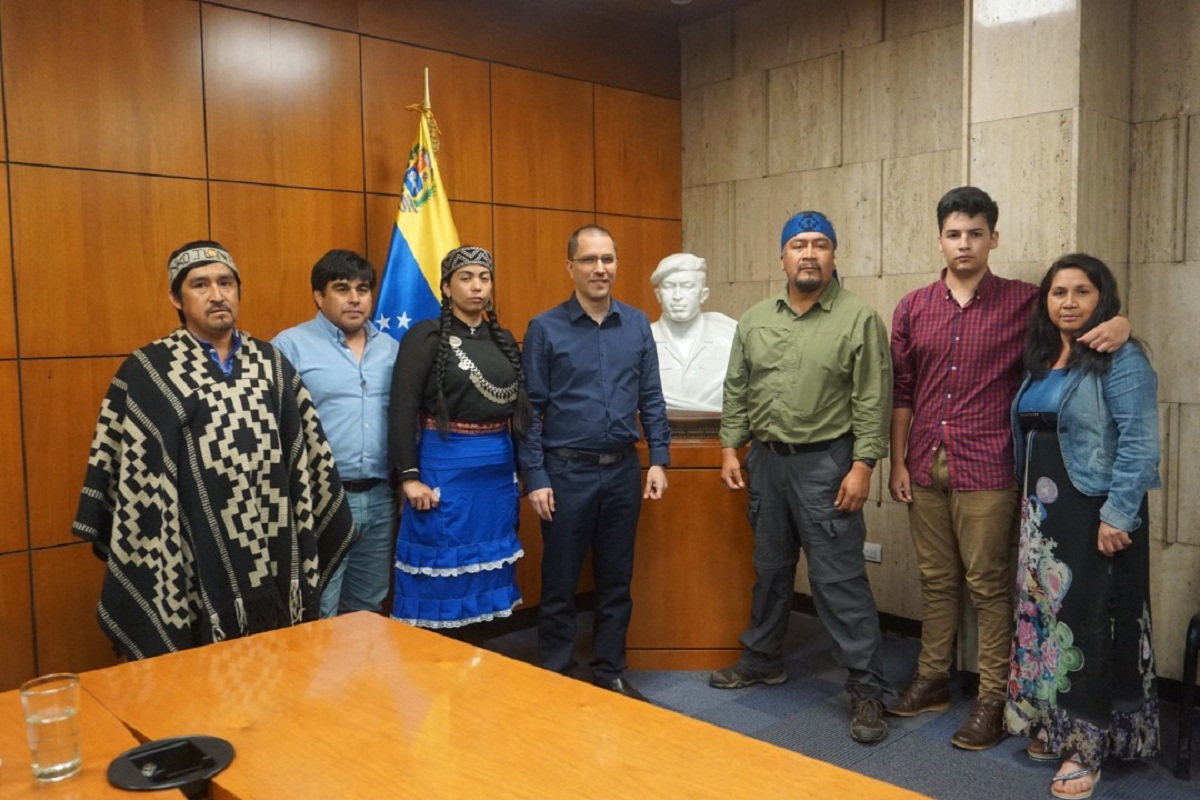 Venezuela recibe a delegación del pueblo mapuche y expresa su solidaridad