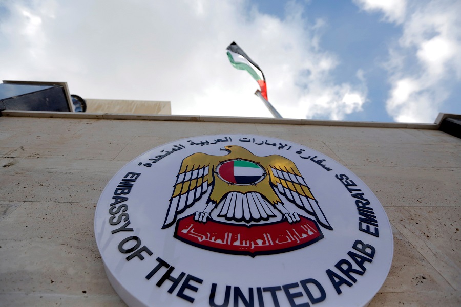 Emiratos Árabes Unidos reabre embajada en Siria para prevenir injerencias regionales