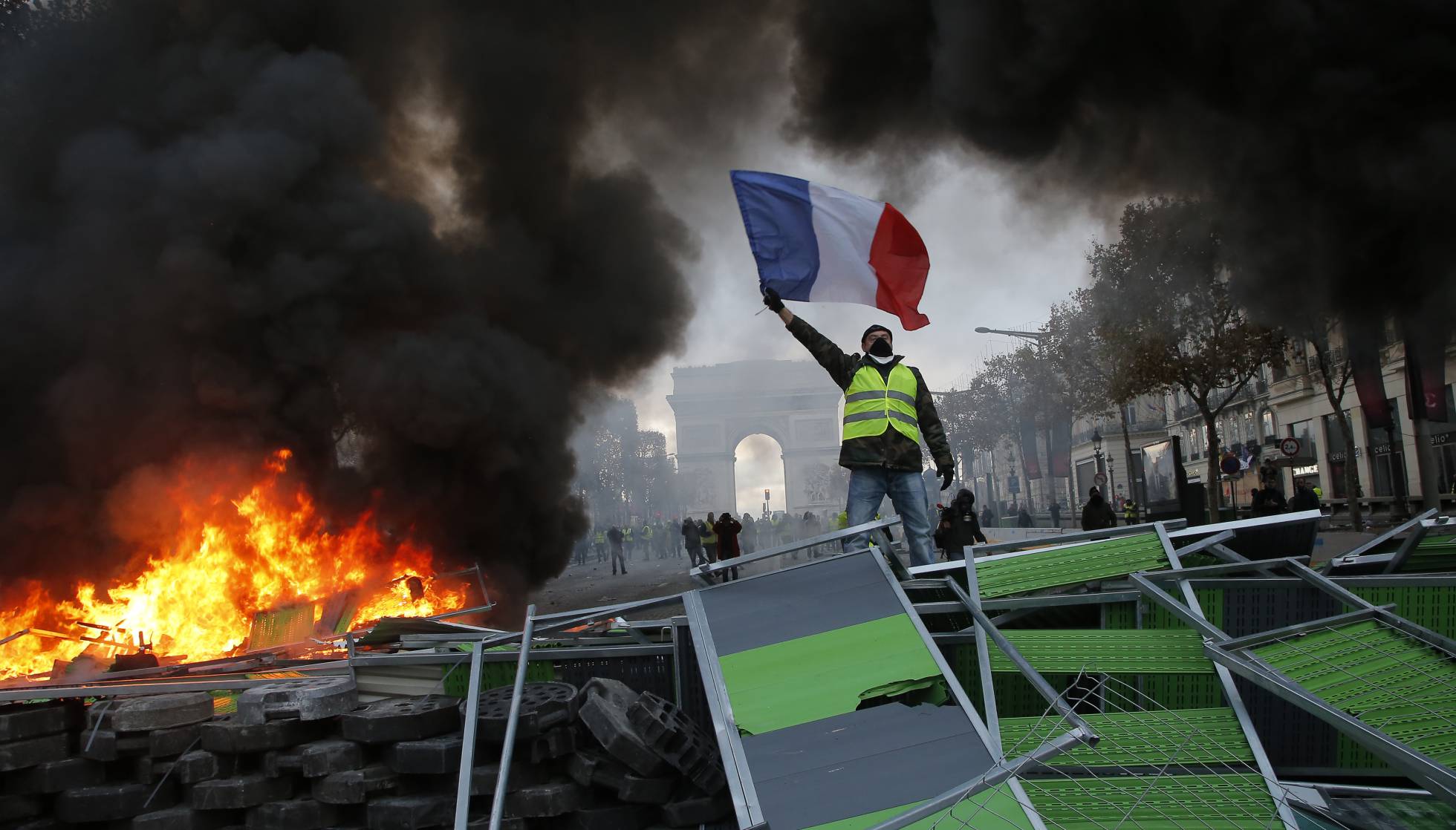 El descontento se viste de «chalecos amarillos» y estalla en la cara de Macron