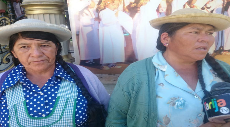 (Video) Campesinos bolivianos paralizan la construcción de una represa
