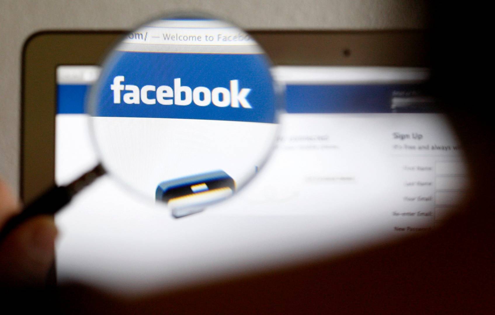 Facebook permitió que gigantes tecnológicos leyeran los mensajes privados de los usuarios