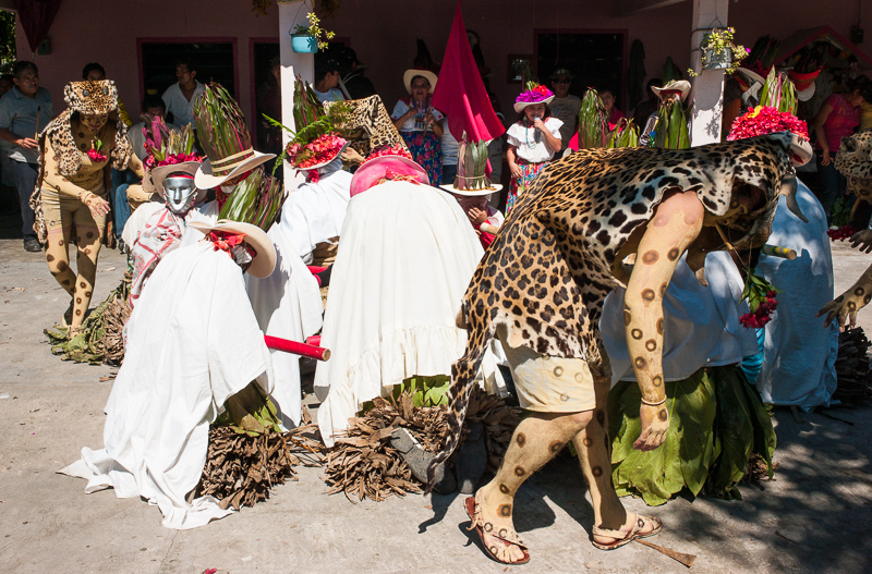 Indígenas mexicanos pedirán permiso a la Madre Tierra para el Tren Maya