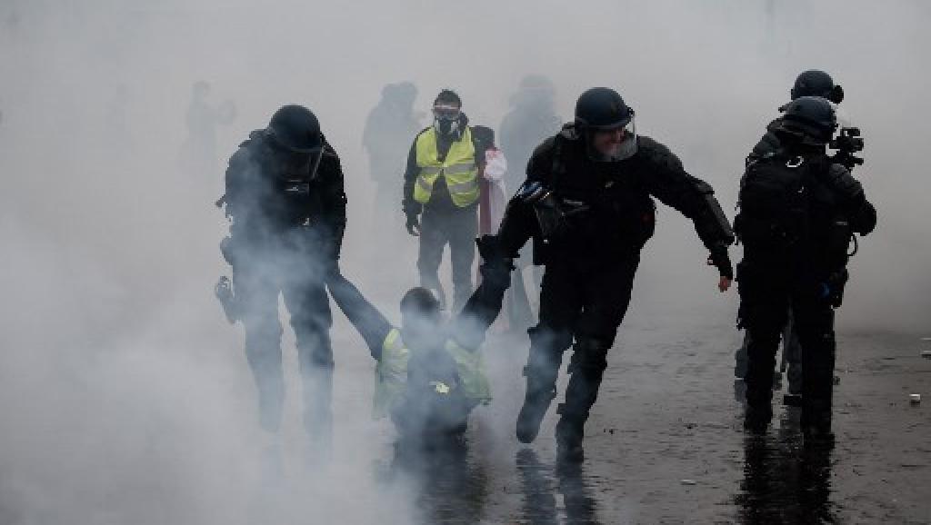 Cerca de 90 mil policías se desplegarán en Francia ante posibles protestas este sábado