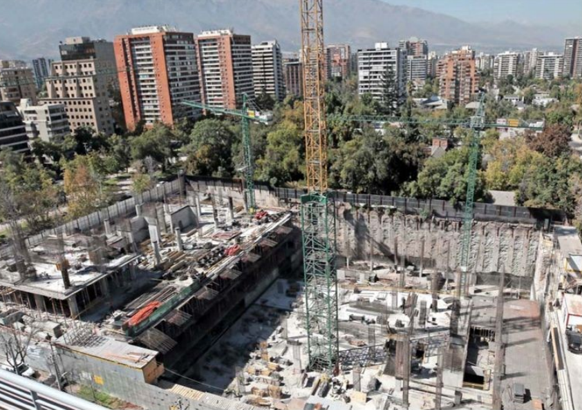 Miguel Lawner critica al Colegio Arquitectos por postura sobre proyectos inmobiliarios paralizados