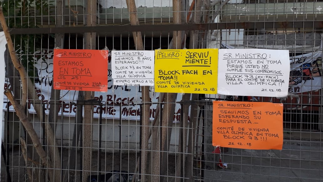 Ñuñoa: Vecinos se toman block en la Villa Olímpica y desmienten fallas estructurales