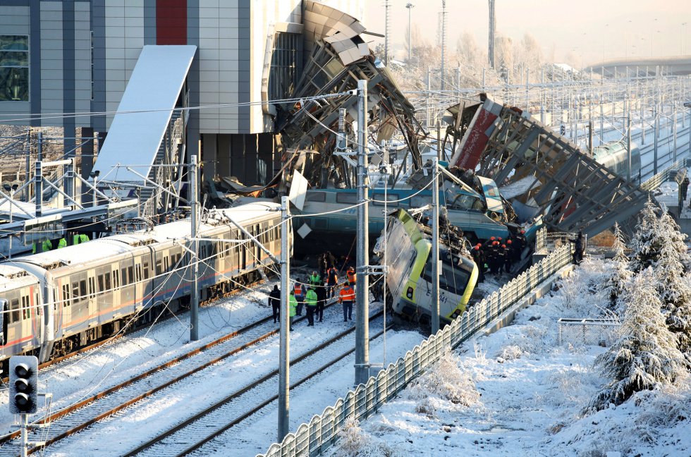 Turquía: Accidente de ferroviario deja al menos 9 fallecidos y 47 heridos