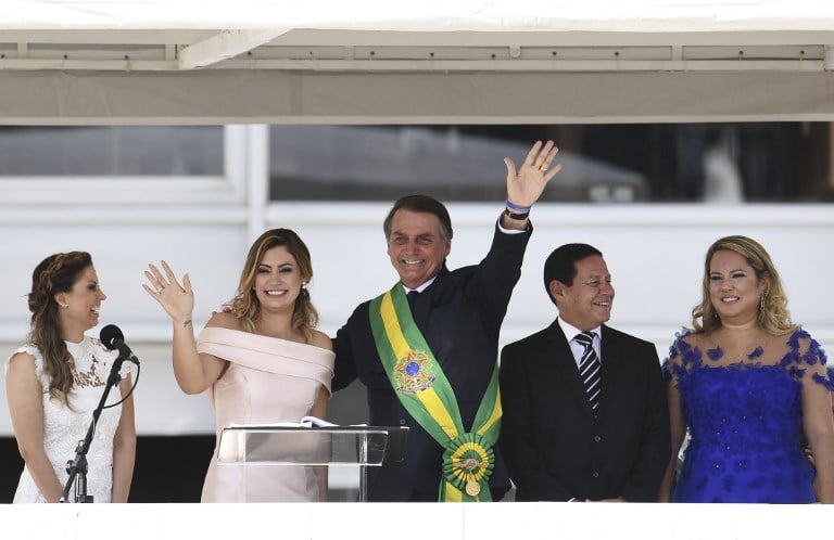 Bolsonaro asume la presidencia de Brasil y llama a liberar al país de la corrupción
