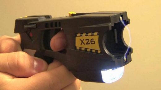 Argentina se prepara para utilizar armas eléctricas en aeropuertos y trenes