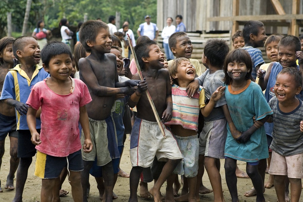 Sistema educativo colombiano excluye a indígenas, campesinos y afros