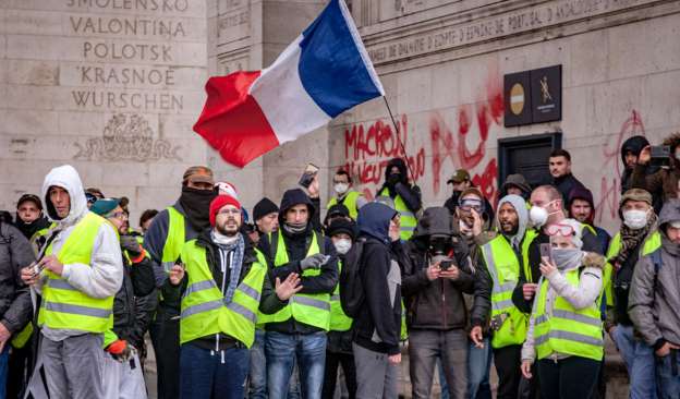 Ejecutivo italiano respalda la causa de los «Chalecos Amarillos» en Francia