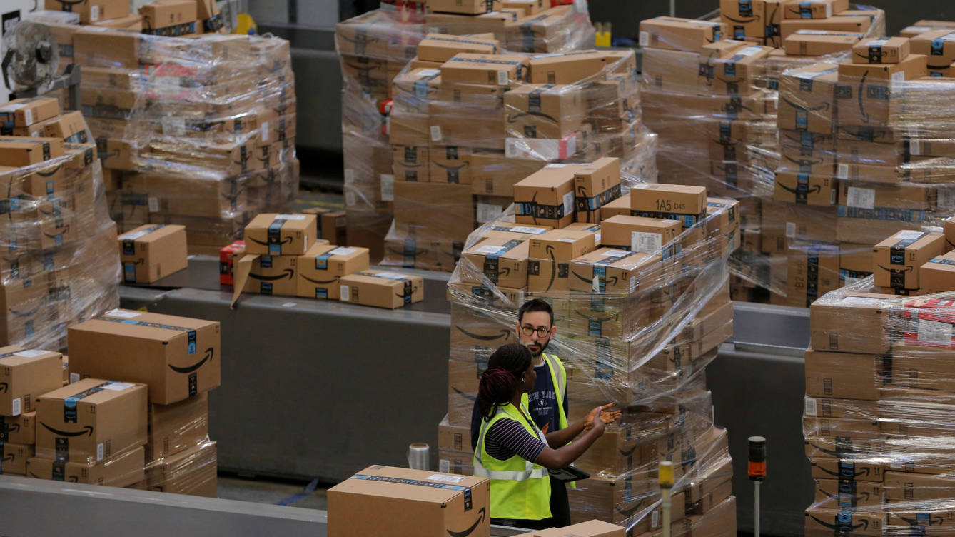 Periodista encubierto desvela que Amazon destruyó 300 mil productos nuevos en tres meses