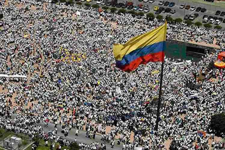 Con una marcha movimientos sociales exigirán la renuncia del fiscal de la República colombiana