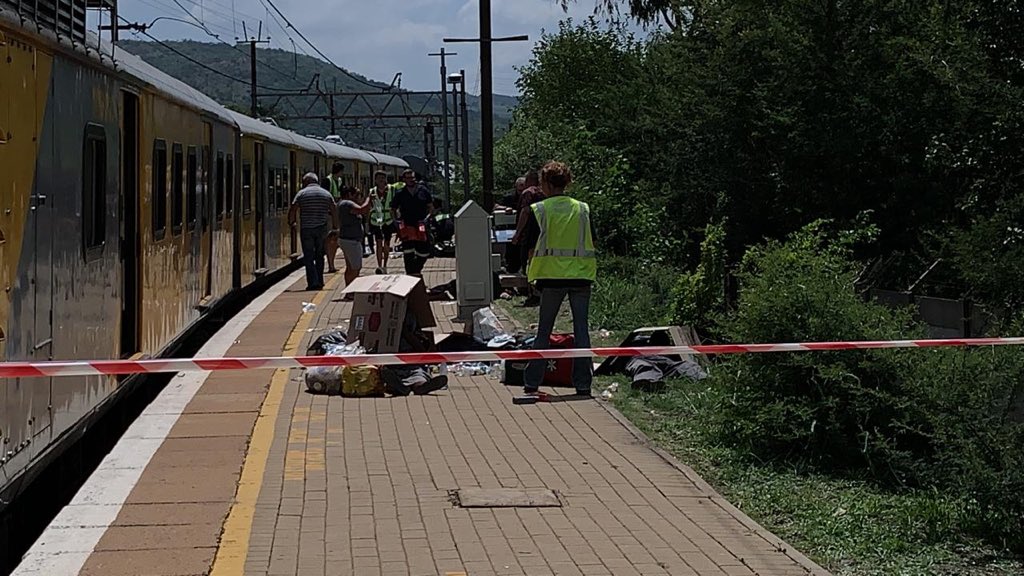 Al menos tres muertos y más de 200 heridos tras choque de trenes en Sudáfrica