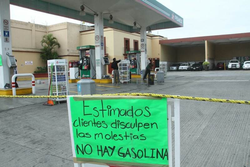 Escasez de gasolina por implementación del Plan contra Hauchicoleo cumple una semana en México