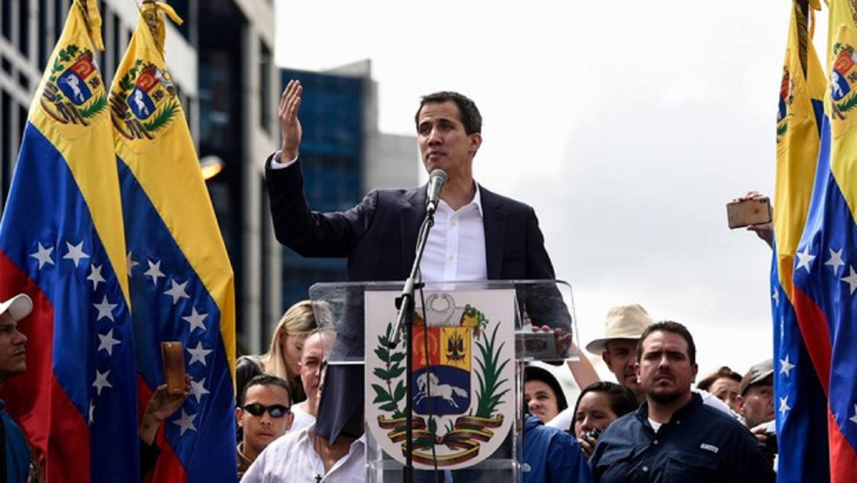 Dirigentes opositores de Venezuela cuestionan autoproclamación de Juan Guaidó