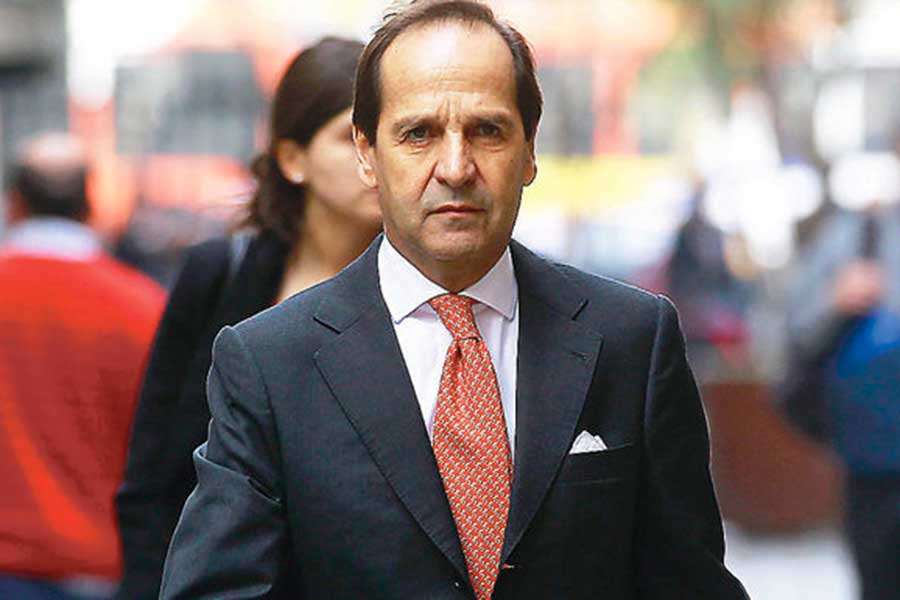 Guillier acusa «posverdad bursátil» del presidente de la Bolsa de Comercio
