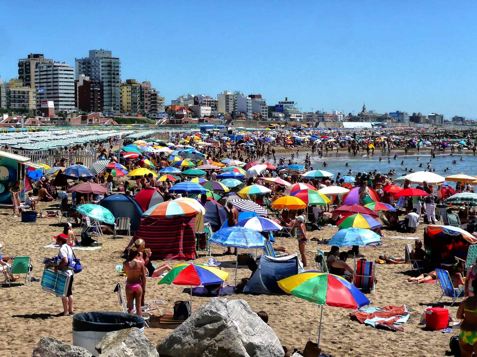 Argentinos dejan de ir al exterior y vuelven a vacacionar en Mar de Plata