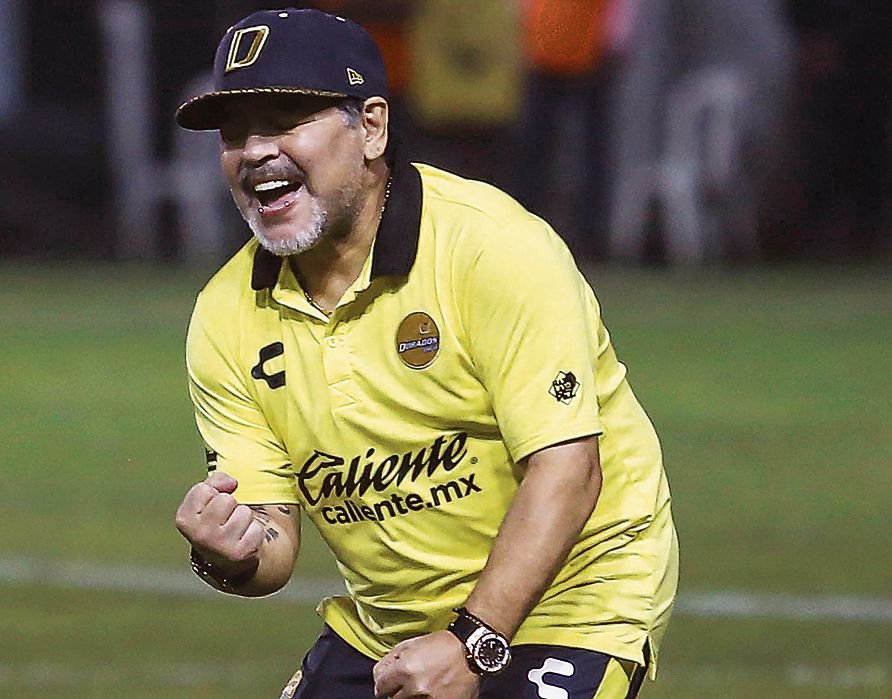 Maradona seguirá al frente de Dorados de Sinaloa en México