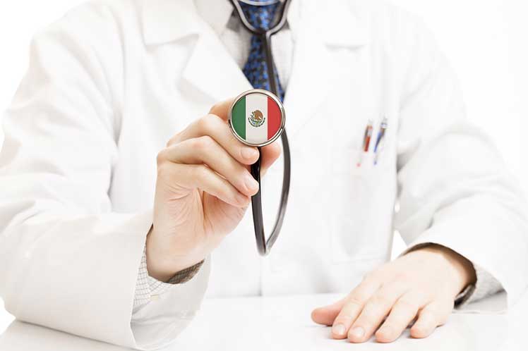 Mexicanos con enfermedades crónicas se quedarán sin atención médica