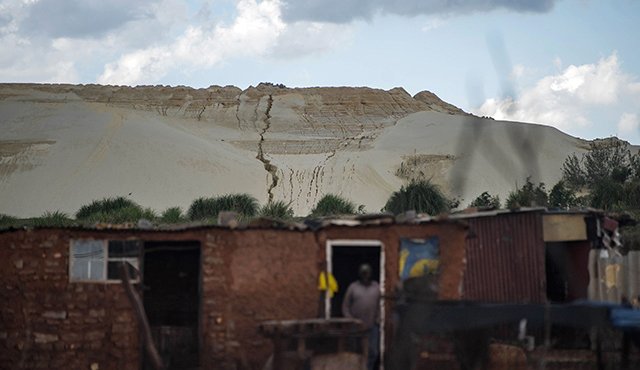 Casas contaminadas por desechos de minas