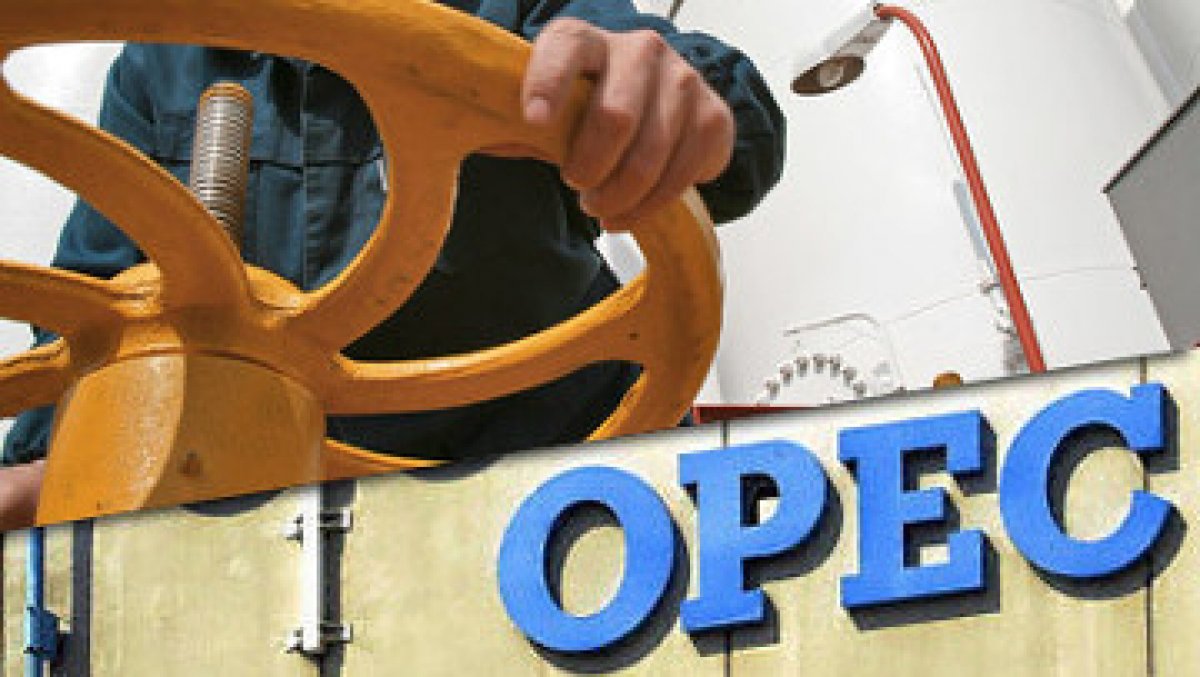 OPEP+ examina suavizar el recorte petrolero en agosto