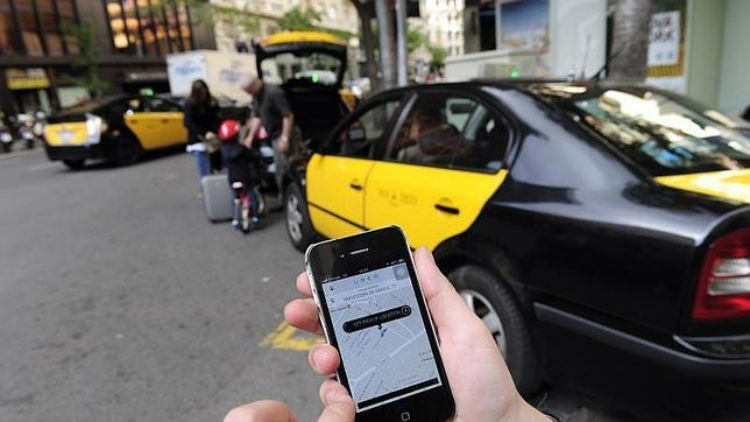 Uber dejará de prestar servicios en Barcelona por restricciones del Gobierno catalán