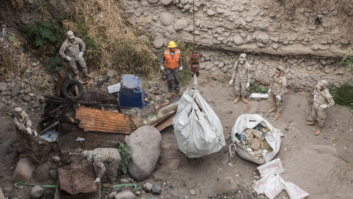 Arica: Más de 60 toneladas de basura son retiradas desde el lecho del río San José
