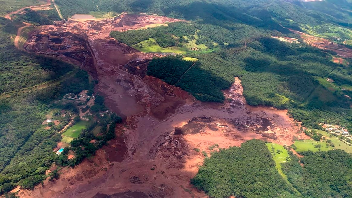 (Video) El riesgo de rotura de otra represa en Brasil obliga a evacuar 24.000 habitantes