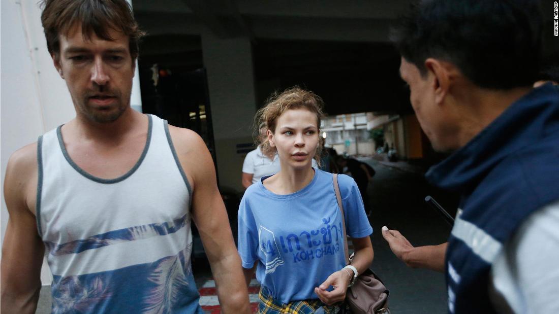 Detenida en Moscú la modelo que dijo tener pruebas de la «trama rusa»