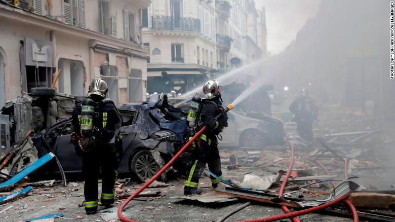 Tres muertos y más de 30 heridos deja explosión de una panadería en París
