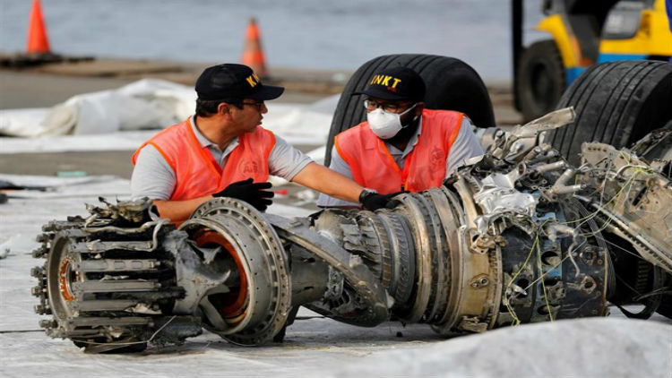 Recuperan segunda caja negra del avión de Lion Air siniestrado en Indonesia