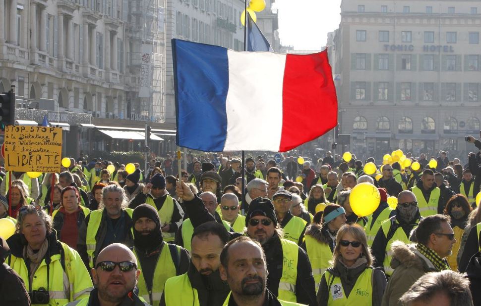 Franceses apoyan que los “Chalecos Amarillos” se conviertan en un partido político