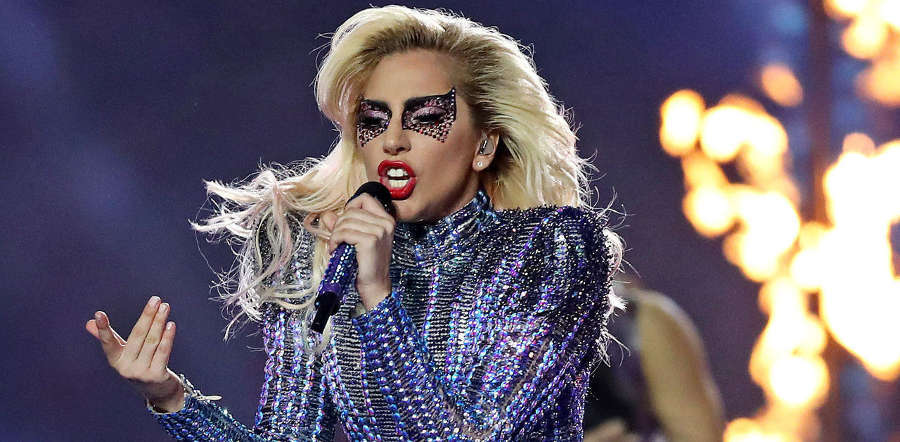 (+video) La artista Lady Gaga lanza duras críticas contra Donald Trump y Mike Pence en medio de concierto