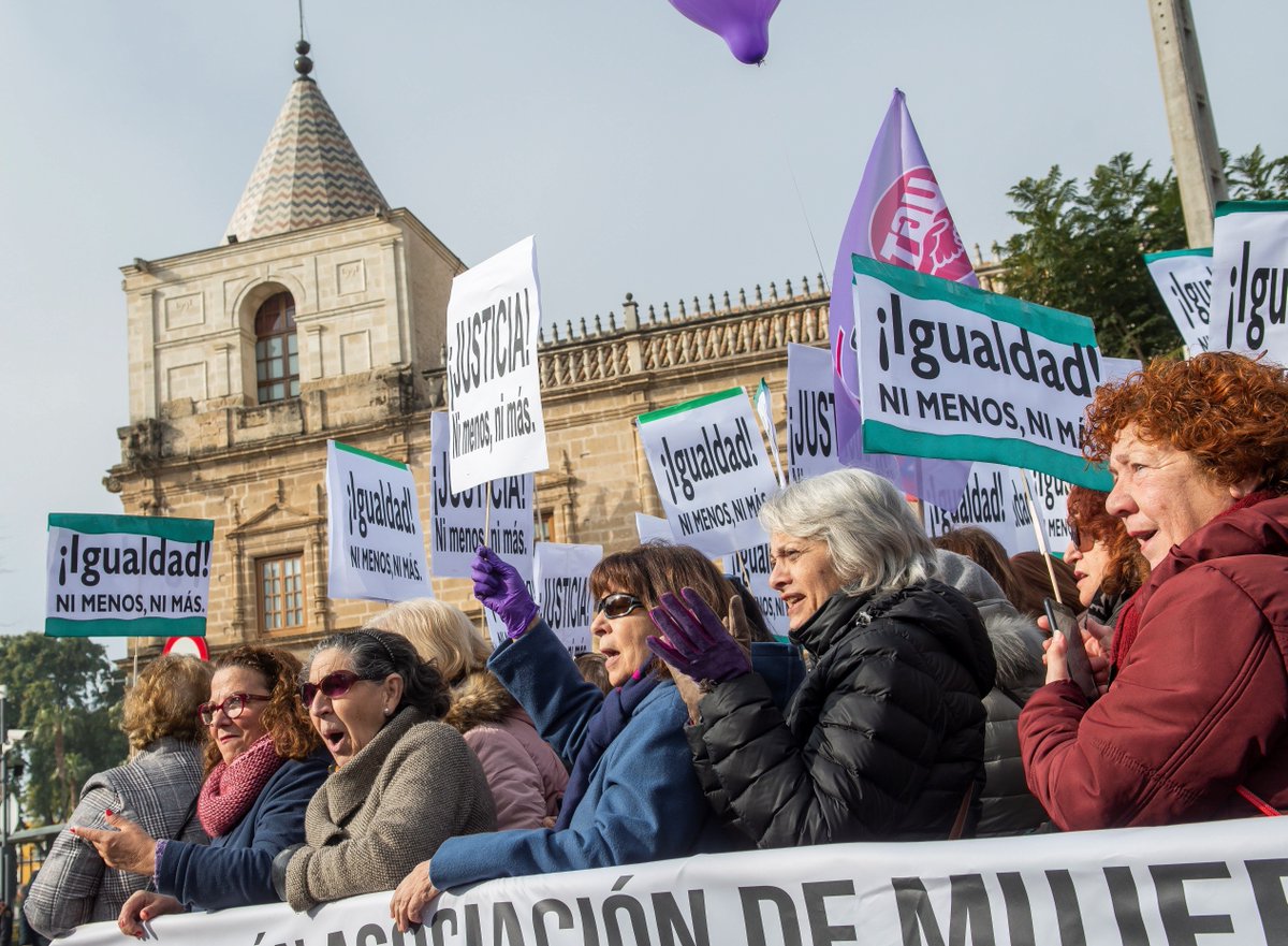 Mujeres toman las calles de España contra el auge de la extrema derecha