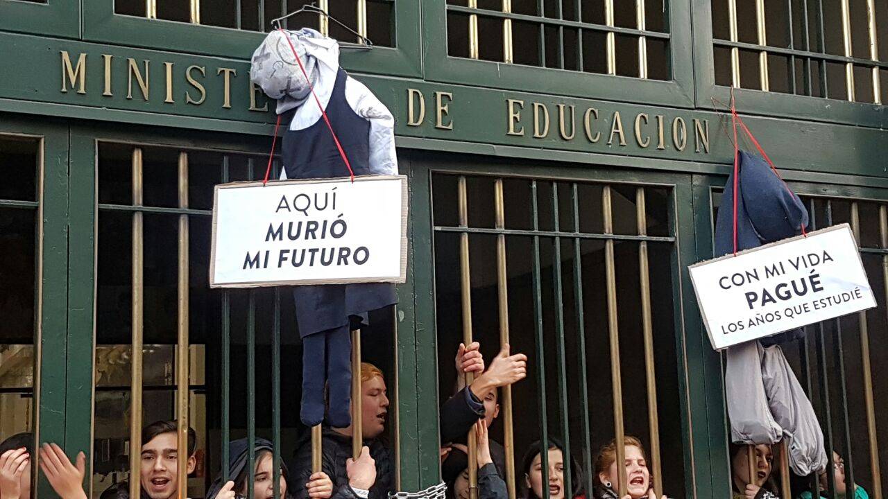 Congreso: Presentan proyecto para eliminar del Dicom las deudas por educación