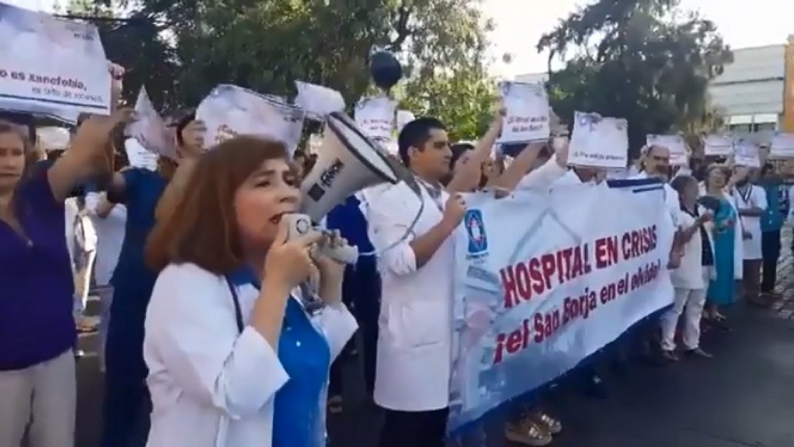 Hospital San Borja en caída libre: Médicos y funcionarios movilizados exigen al Minsal el cumplimiento de su petitorio