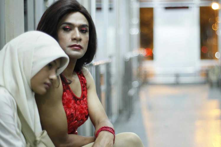 Tres transexuales emiratíes se hallan en el limbo legal y de género