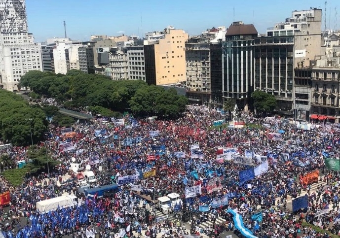 Trabajadores argentinos marcharon para denunciar que «hay hambre»
