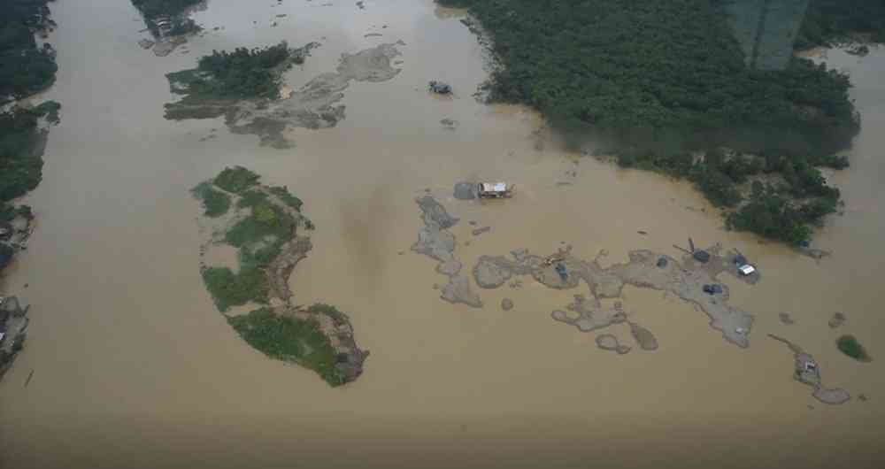 (Video) Chocó, un pueblo inundado y olvidado por Iván Duque