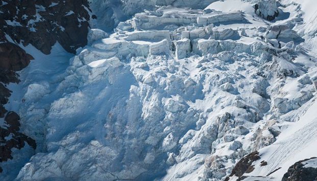 Avalancha en estación de esquí en Suiza deja una docena de personas desaparecidas