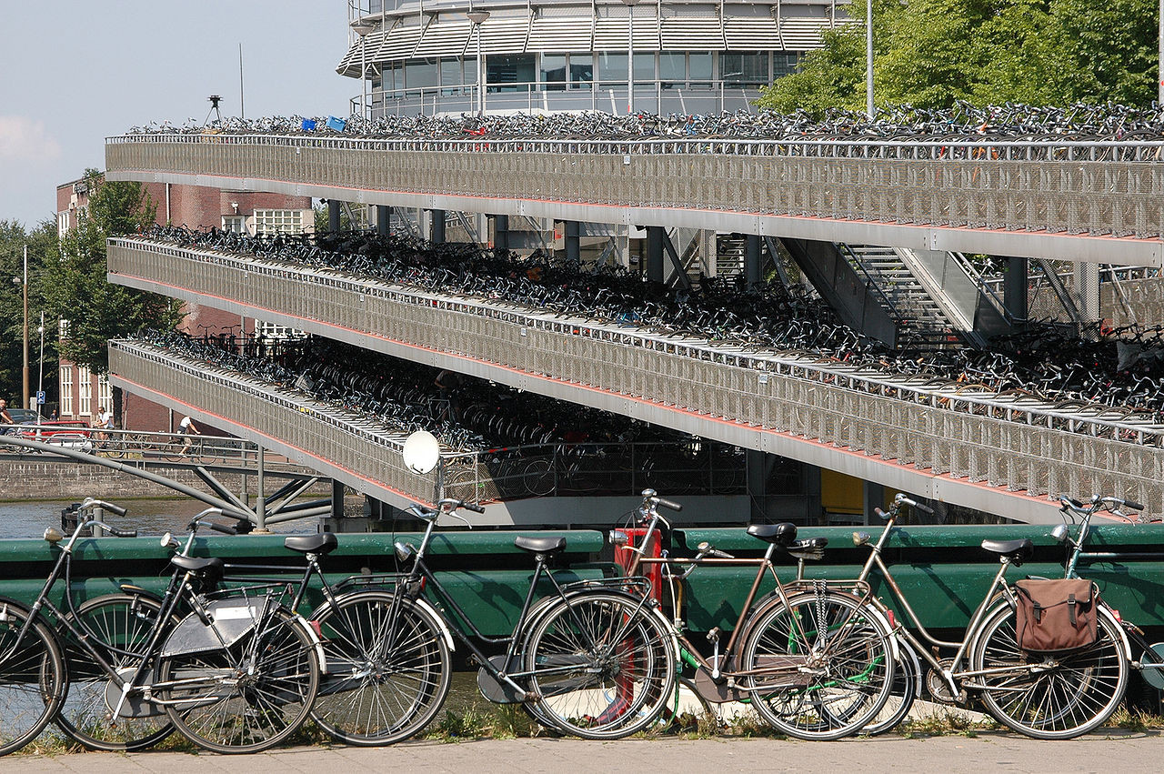 Holanda construye gigantescos aparcamientos subterráneos para bicicletas