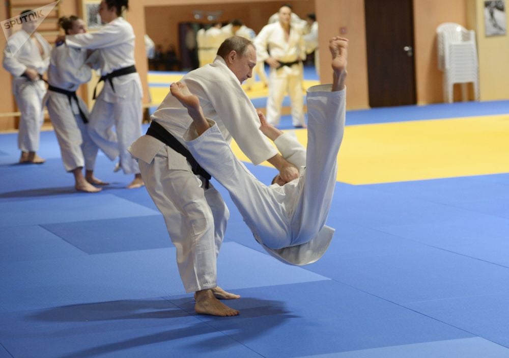 Presidente de Rusia se lesiona levemente practicando Judo