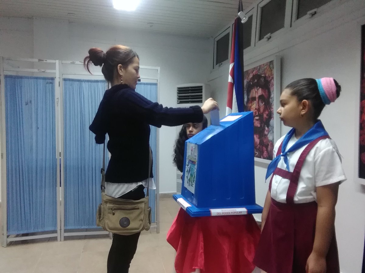 Cubanos aprueban su nueva Constitución con el 73,3 % de los votos