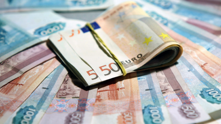 Rusia y la Unión Europea evalúan realizar pagos y transacciones en euros