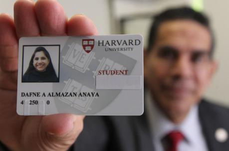 Una mexicana es la primera menor en 100 años que cursará un posgrado en Harvard