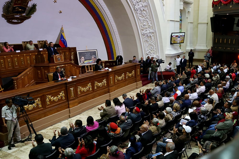 Constituyente venezolana evalúa adelantar elecciones a la Asamblea Nacional